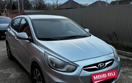 Hyundai Solaris II рестайлинг, 2012 год, 780 000 рублей, 2 фотография