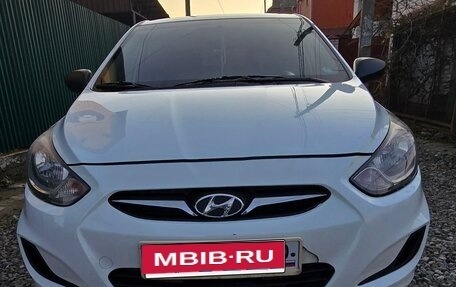 Hyundai Solaris II рестайлинг, 2013 год, 780 000 рублей, 1 фотография