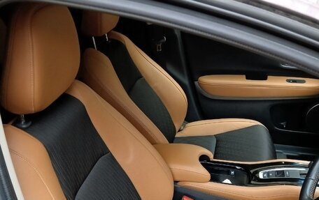 Honda Vezel, 2019 год, 1 980 000 рублей, 4 фотография