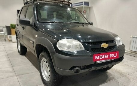 Chevrolet Niva I рестайлинг, 2017 год, 780 000 рублей, 3 фотография