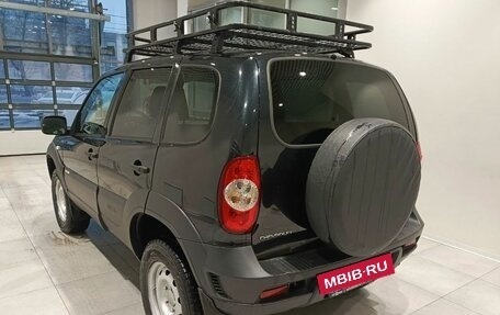 Chevrolet Niva I рестайлинг, 2017 год, 780 000 рублей, 7 фотография