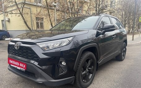 Toyota RAV4, 2020 год, 3 230 000 рублей, 3 фотография