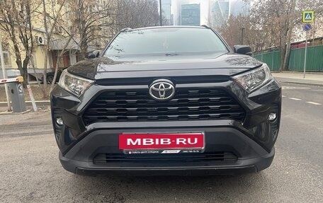 Toyota RAV4, 2020 год, 3 230 000 рублей, 2 фотография
