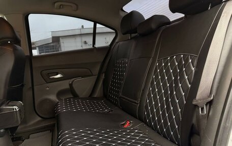 Chevrolet Cruze II, 2010 год, 749 000 рублей, 9 фотография