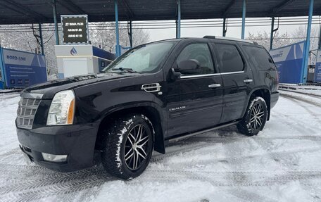 Cadillac Escalade III, 2013 год, 1 950 000 рублей, 2 фотография