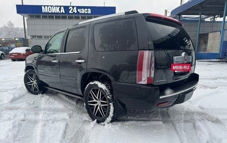 Cadillac Escalade III, 2013 год, 1 950 000 рублей, 3 фотография