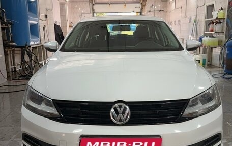 Volkswagen Jetta VI, 2015 год, 1 299 000 рублей, 1 фотография