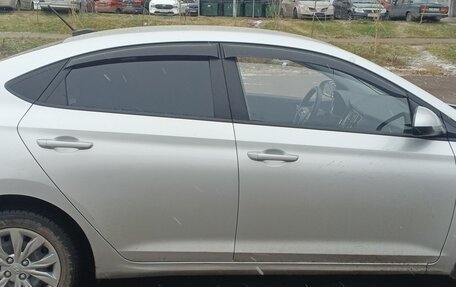 Hyundai Solaris II рестайлинг, 2021 год, 4 фотография