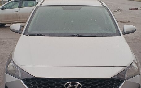 Hyundai Solaris II рестайлинг, 2021 год, 5 фотография