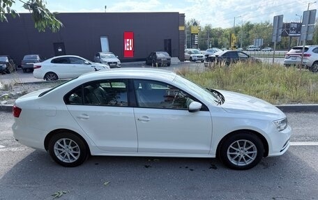 Volkswagen Jetta VI, 2015 год, 1 299 000 рублей, 2 фотография