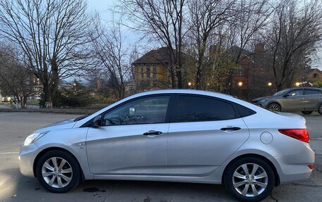 Hyundai Solaris II рестайлинг, 2011 год, 825 000 рублей, 3 фотография