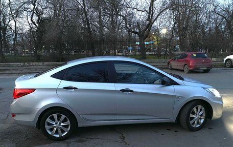 Hyundai Solaris II рестайлинг, 2011 год, 825 000 рублей, 9 фотография