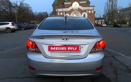 Hyundai Solaris II рестайлинг, 2011 год, 825 000 рублей, 5 фотография