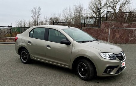 Renault Logan II, 2018 год, 990 000 рублей, 5 фотография