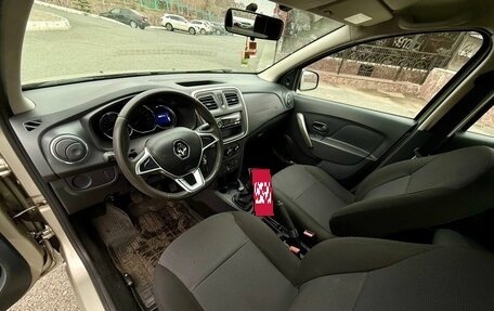 Renault Logan II, 2018 год, 990 000 рублей, 9 фотография