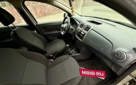 Renault Logan II, 2018 год, 990 000 рублей, 8 фотография