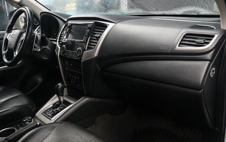 Mitsubishi L200 IV рестайлинг, 2021 год, 3 820 000 рублей, 9 фотография