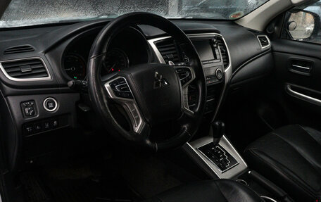 Mitsubishi L200 IV рестайлинг, 2021 год, 3 820 000 рублей, 11 фотография