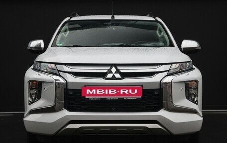 Mitsubishi L200 IV рестайлинг, 2021 год, 3 820 000 рублей, 2 фотография