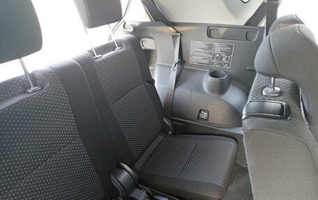 Toyota Verso I, 2011 год, 1 145 000 рублей, 36 фотография