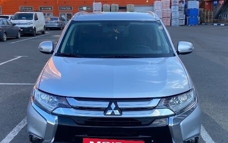 Mitsubishi Outlander III рестайлинг 3, 2016 год, 2 350 000 рублей, 1 фотография