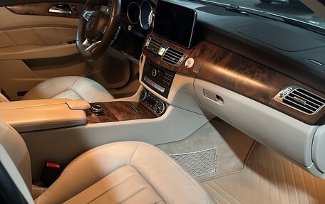 Mercedes-Benz CLS, 2015 год, 3 300 000 рублей, 7 фотография