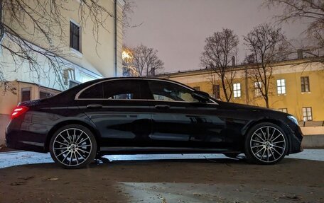 Mercedes-Benz E-Класс, 2018 год, 3 700 000 рублей, 4 фотография