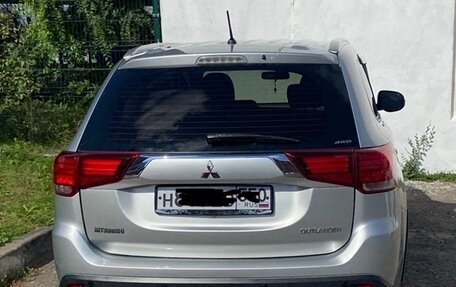 Mitsubishi Outlander III рестайлинг 3, 2016 год, 2 350 000 рублей, 4 фотография