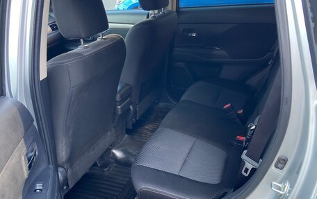 Mitsubishi Outlander III рестайлинг 3, 2016 год, 2 350 000 рублей, 8 фотография