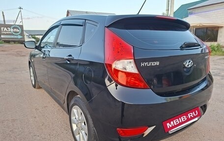 Hyundai Solaris II рестайлинг, 2011 год, 625 000 рублей, 5 фотография