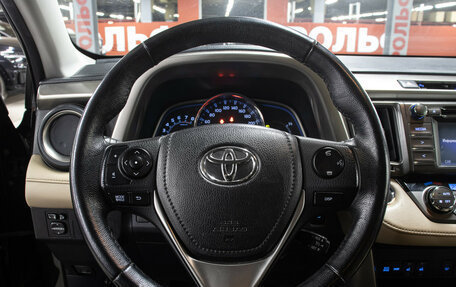 Toyota RAV4, 2014 год, 1 998 000 рублей, 17 фотография