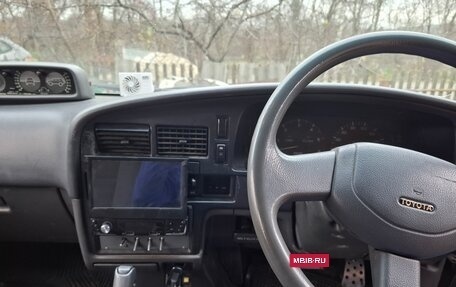 Toyota Hilux Surf III рестайлинг, 1990 год, 300 000 рублей, 3 фотография