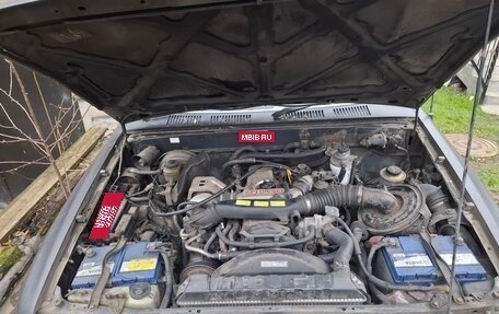 Toyota Hilux Surf III рестайлинг, 1990 год, 300 000 рублей, 9 фотография