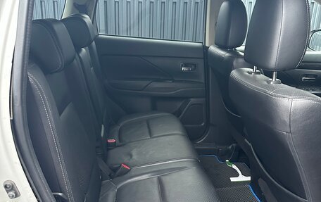 Mitsubishi Outlander III рестайлинг 3, 2016 год, 1 550 000 рублей, 7 фотография