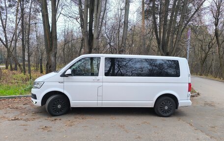 Volkswagen Caravelle T6 рестайлинг, 2018 год, 3 150 000 рублей, 6 фотография