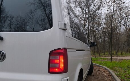 Volkswagen Caravelle T6 рестайлинг, 2018 год, 3 150 000 рублей, 10 фотография