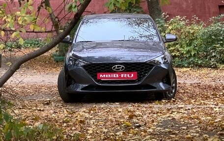 Hyundai Solaris II рестайлинг, 2022 год, 1 700 000 рублей, 8 фотография