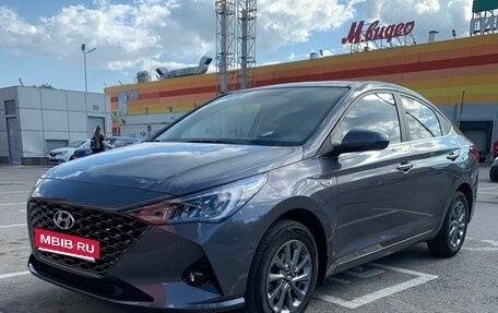 Hyundai Solaris II рестайлинг, 2022 год, 1 700 000 рублей, 2 фотография