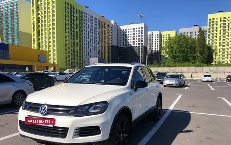 Volkswagen Touareg III, 2012 год, 2 350 000 рублей, 3 фотография