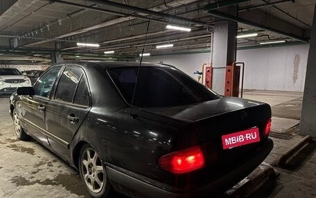 Mercedes-Benz E-Класс, 1995 год, 270 000 рублей, 4 фотография