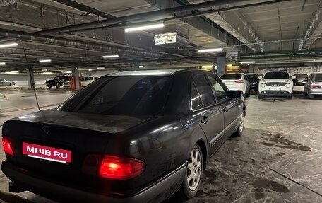 Mercedes-Benz E-Класс, 1995 год, 270 000 рублей, 5 фотография