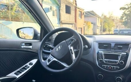 Hyundai Solaris II рестайлинг, 2014 год, 850 000 рублей, 5 фотография