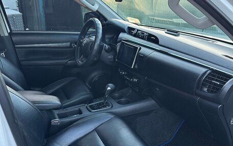 Toyota Hilux VIII, 2017 год, 3 500 000 рублей, 12 фотография