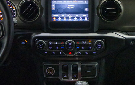 Jeep Wrangler, 2018 год, 3 200 000 рублей, 16 фотография