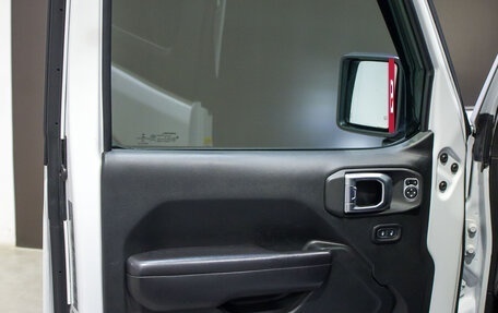 Jeep Wrangler, 2018 год, 3 200 000 рублей, 22 фотография