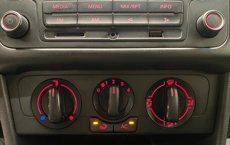 Volkswagen Polo VI (EU Market), 2013 год, 449 000 рублей, 21 фотография