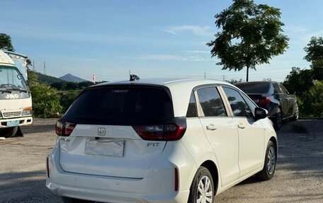 Honda Fit, 2022 год, 1 051 000 рублей, 4 фотография