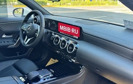 Mercedes-Benz A-Класс, 2022 год, 1 865 690 рублей, 9 фотография