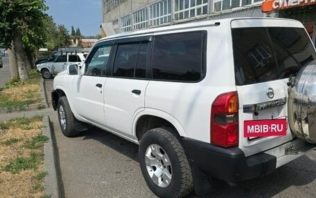 Nissan Patrol, 2012 год, 3 000 000 рублей, 4 фотография