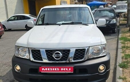 Nissan Patrol, 2012 год, 3 000 000 рублей, 2 фотография